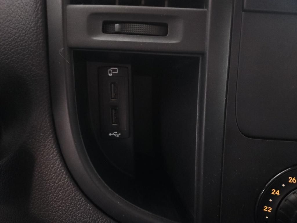 Fahrzeugabbildung Mercedes-Benz Vito 116 Kasten extralang Nav Klima 270° PTS RFK