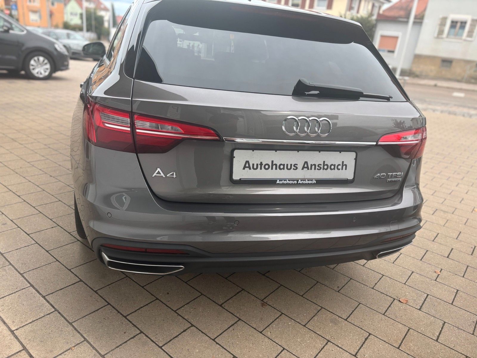 Fahrzeugabbildung Audi A4 Avant 40 TFSI quattro basis