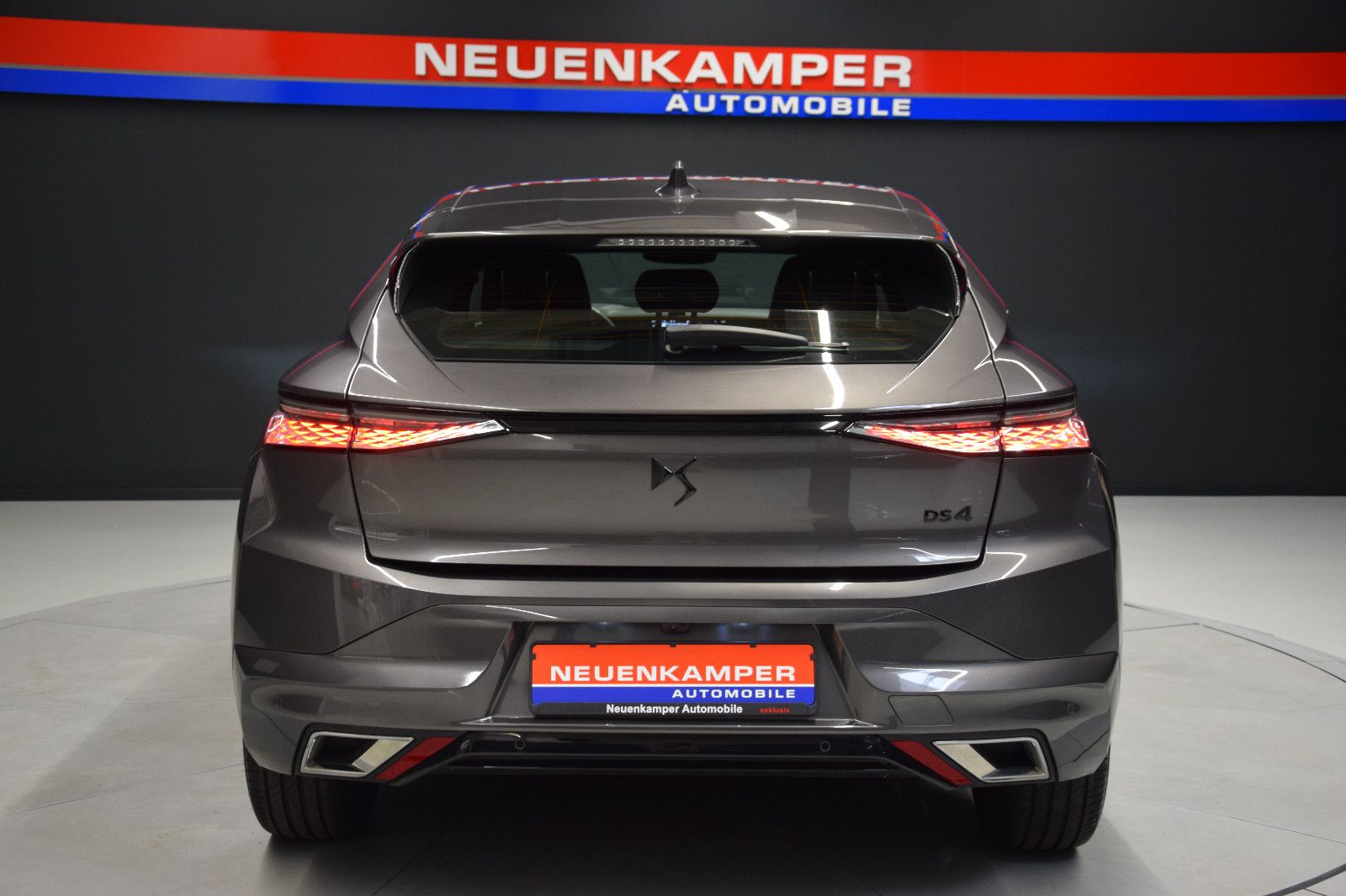 Fahrzeugabbildung DS Automobiles DS4 Performance Line Kamera Sitzheizung
