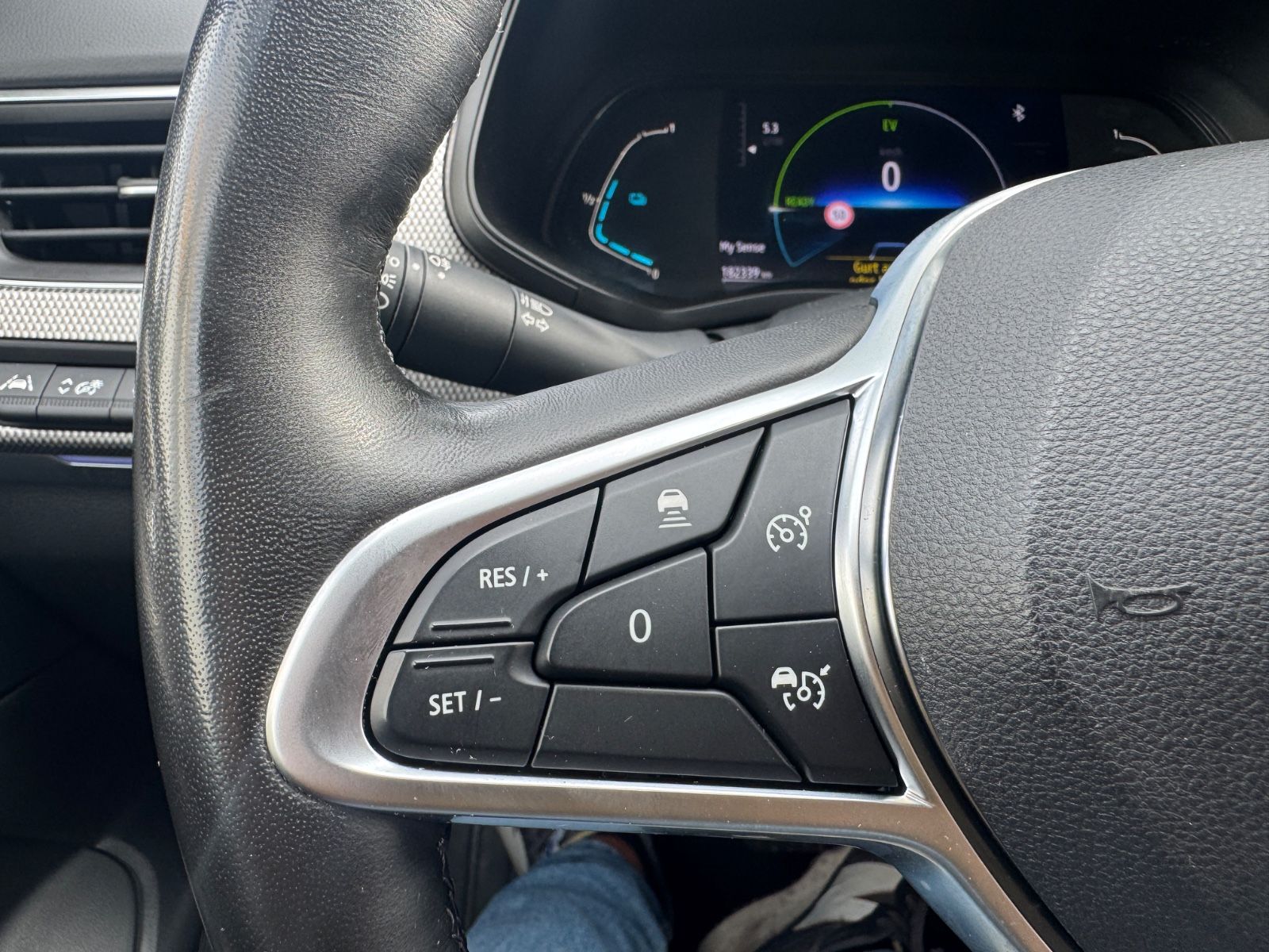 Fahrzeugabbildung Renault Arkana Intens E-Tech LED+NAVI+ACC+Kamera