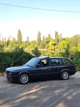 BMW  E30 Touring Daytona Violet Design Edition 