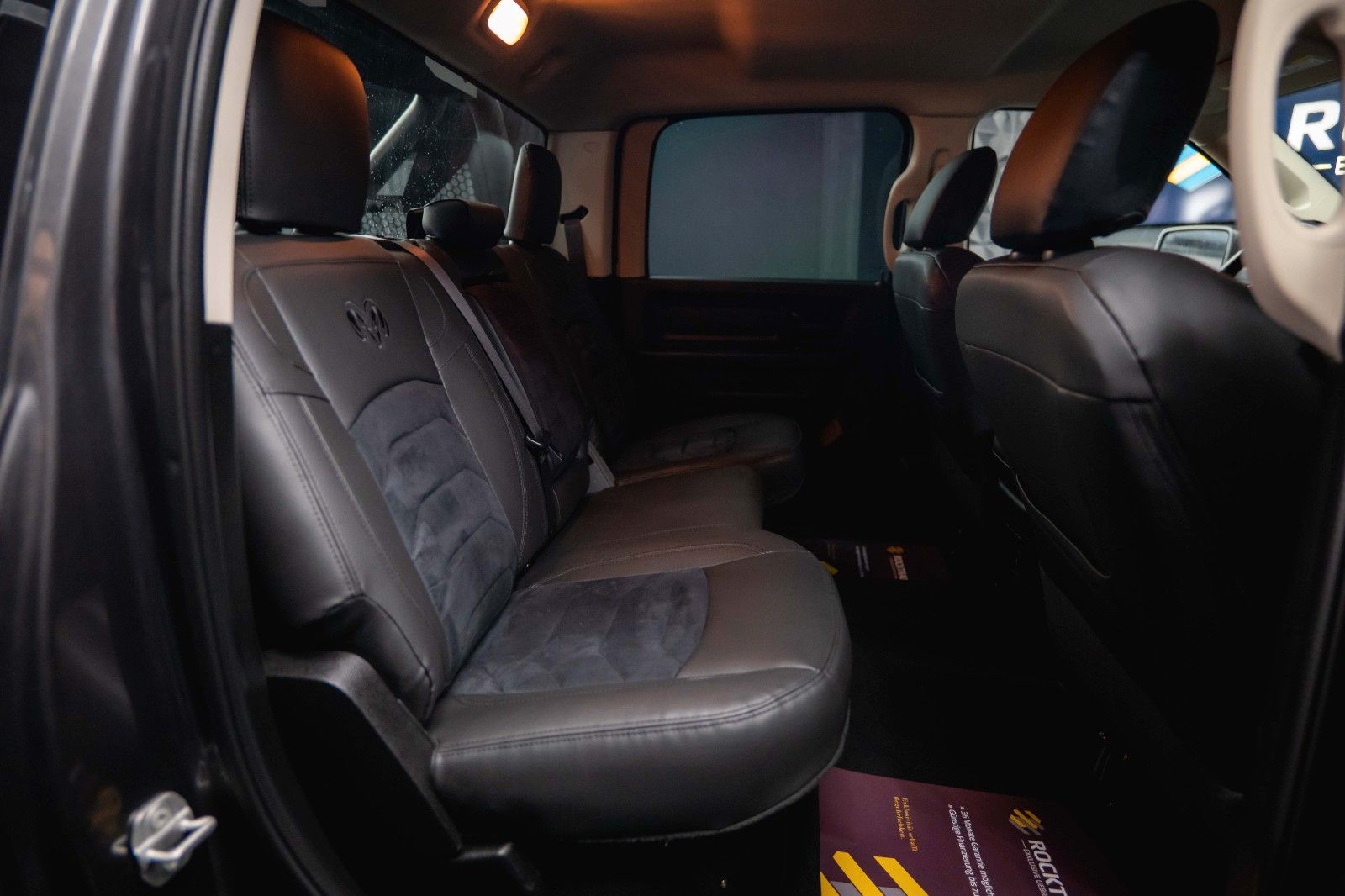 Fahrzeugabbildung Dodge RAM 5.7 V8 HEMI 4x4 OFFROAD Night-Paket *LED*AHK