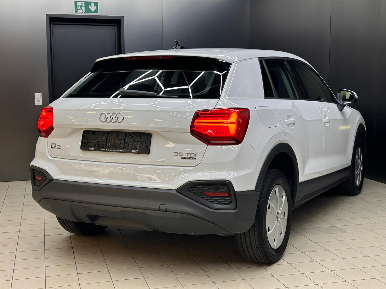 Fahrzeugabbildung Audi Q2 35d Quatt S-Tr. LED+KLIMAUT+HIFI+APS+DAB+ACC+