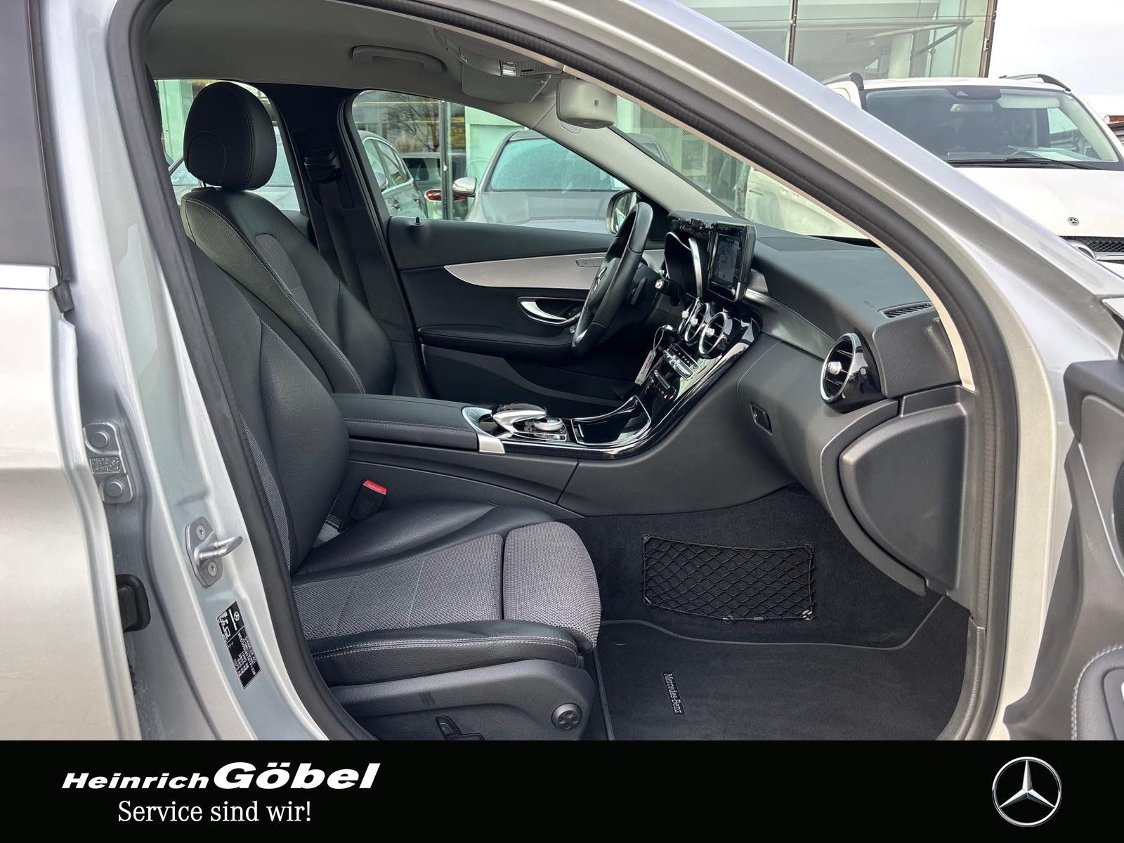 Fahrzeugabbildung Mercedes-Benz C 180 AVANTGARDE*LED*SD-KARTEN-NAVI*AMBIENTEBEL*