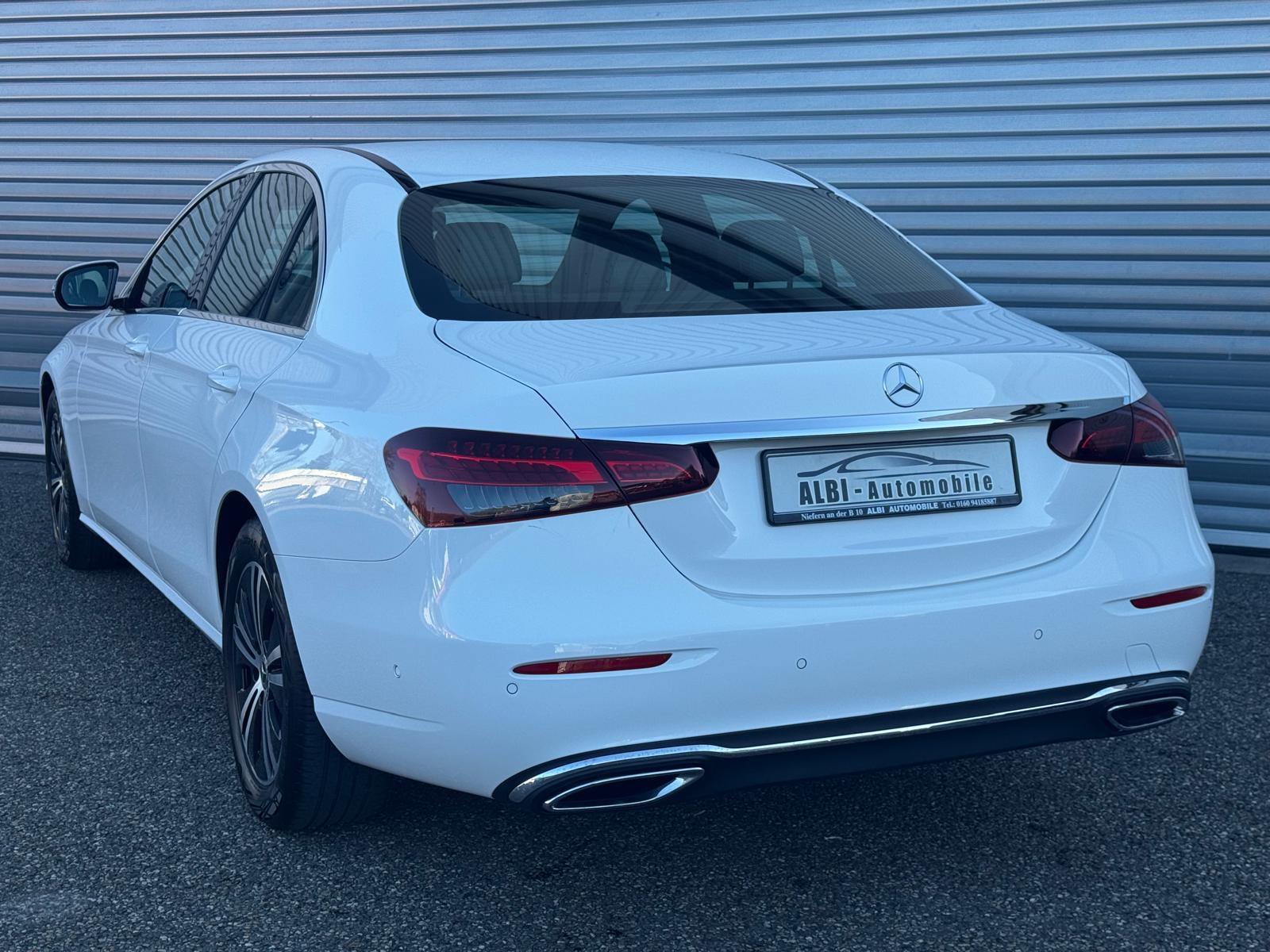 Mercedes-Benz E 220d Limousine NAVI LED AHK  PARKLENK ***