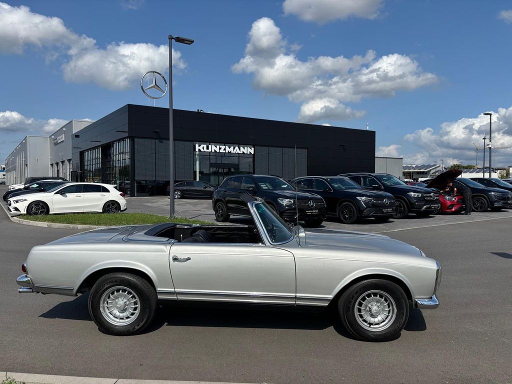 Mercedes-Benz SL 230