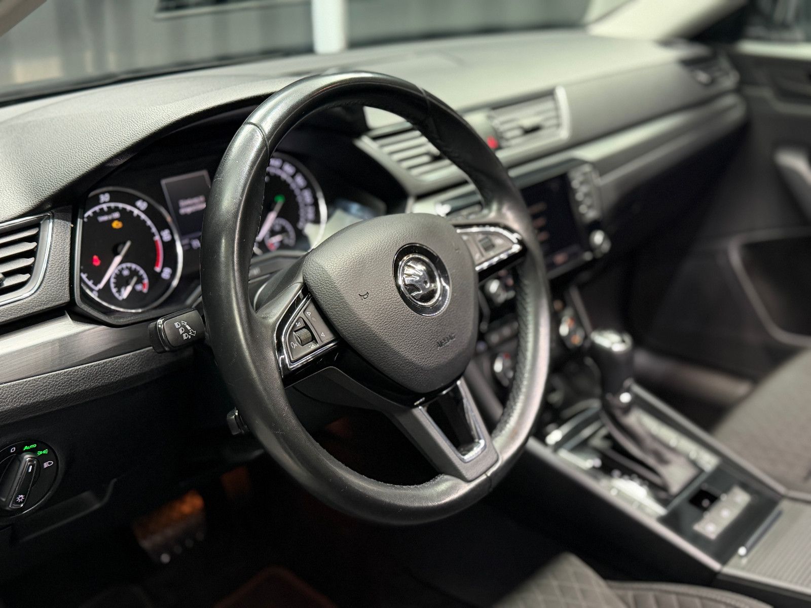 Fahrzeugabbildung SKODA Superb Combi Style |DSG|NAVI|MEMORY|ACC