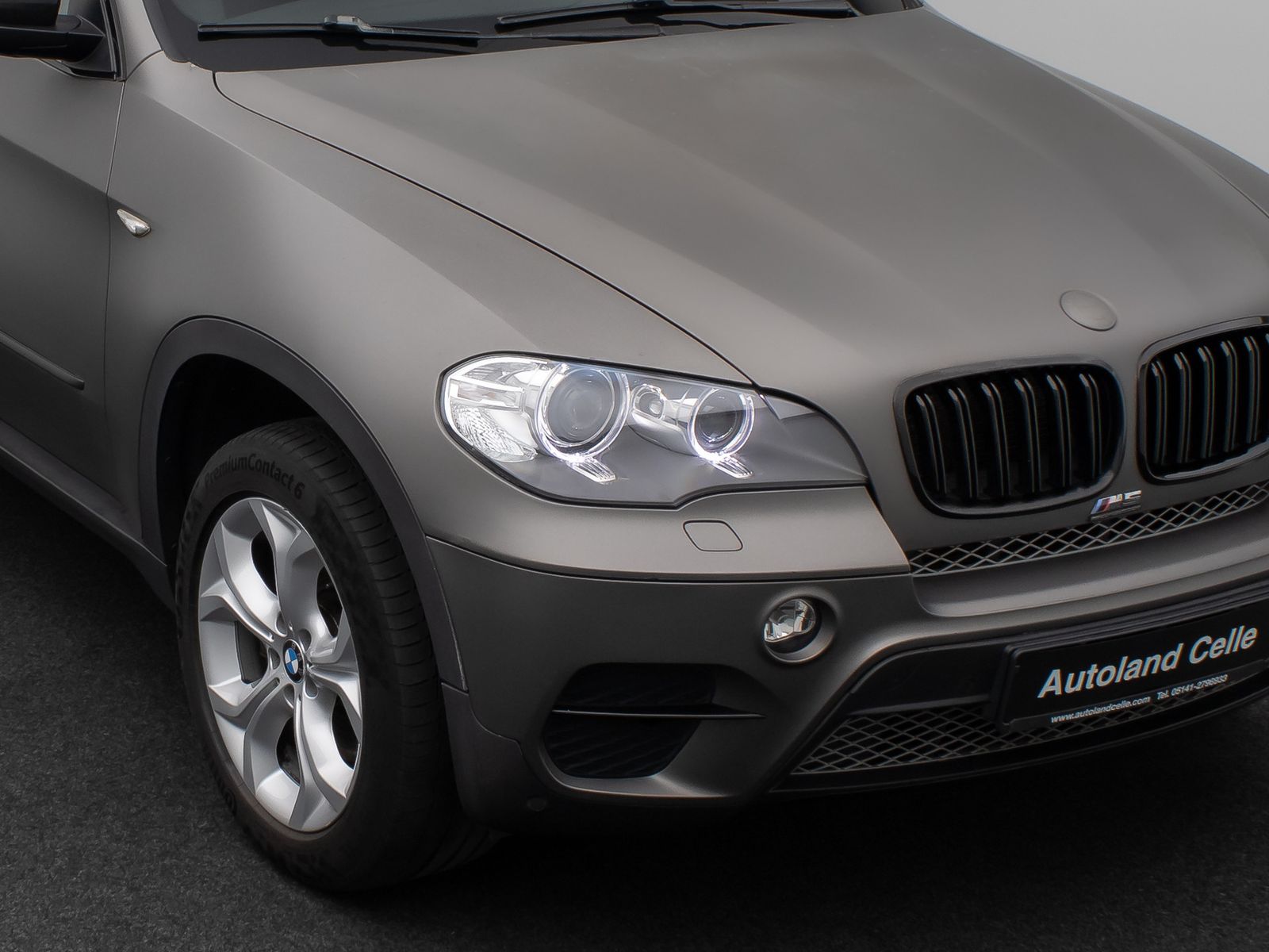Fahrzeugabbildung BMW X5 xD40d  Sport Panorama Kamera HUD HiFi SoftCL