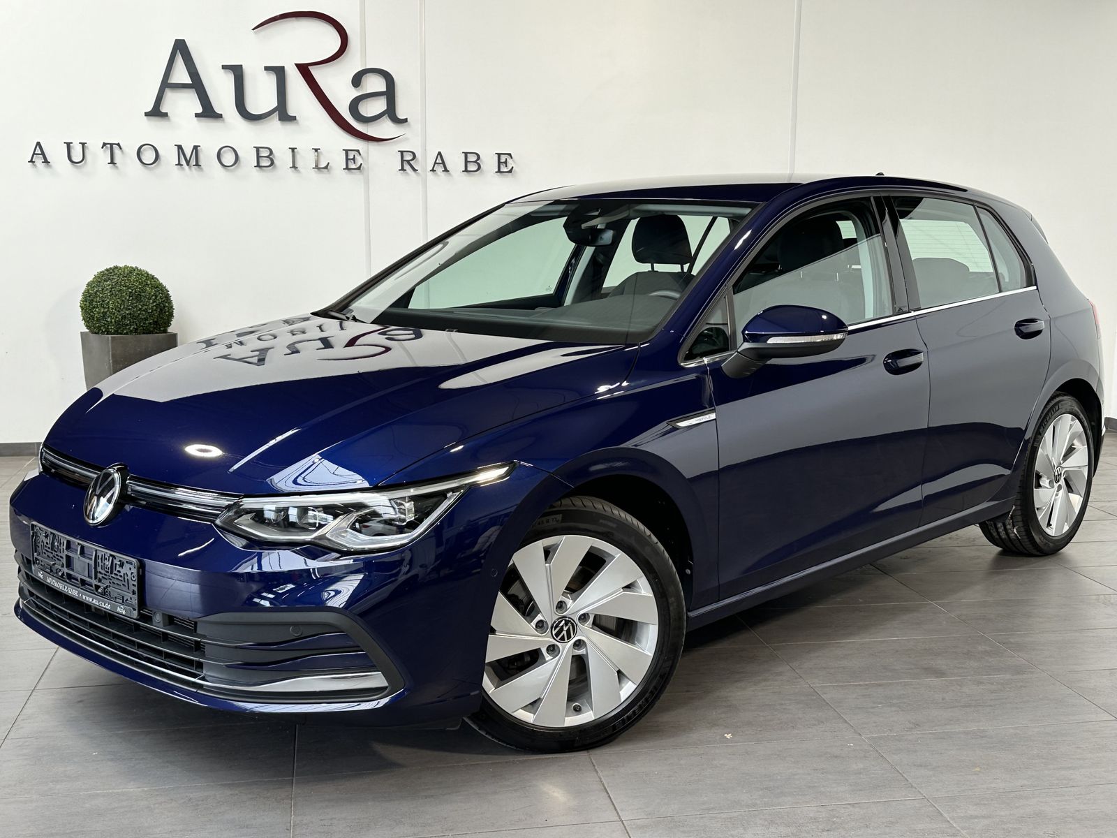 Fahrzeugabbildung Volkswagen Golf 2.0 TDI DSG Style NAV+LED+AHK+ACC+CARPLAY