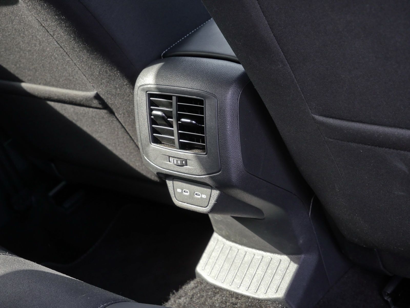 Volkswagen T-Roc - Bild 17