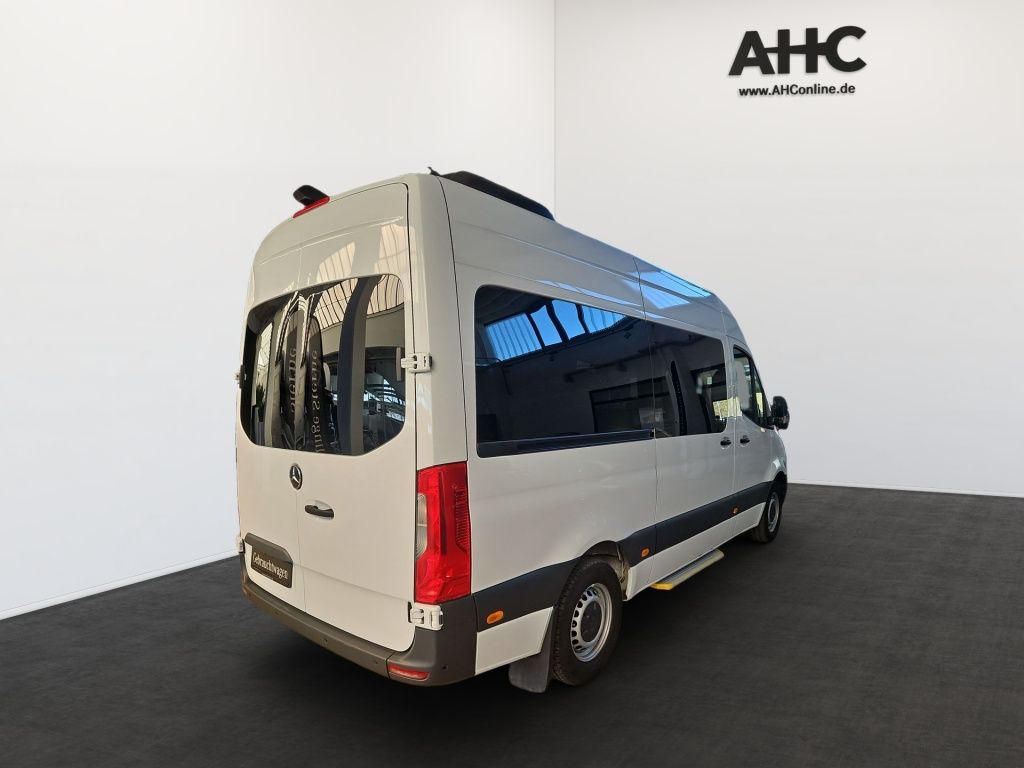 Fahrzeugabbildung Mercedes-Benz Sprinter 317 Kombi L2H2 Mobility Rollstuhl Lift