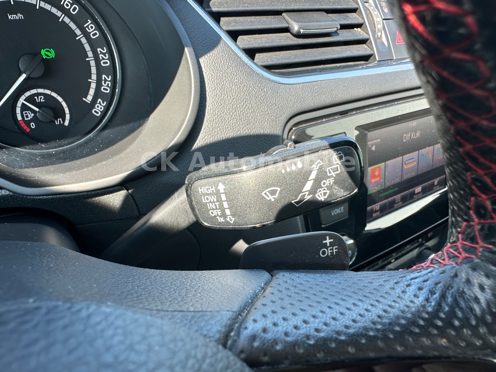 Fahrzeugabbildung SKODA Octavia Combi RS 2.0 TDI DSG/Navi/Bi-Xenon/PDC