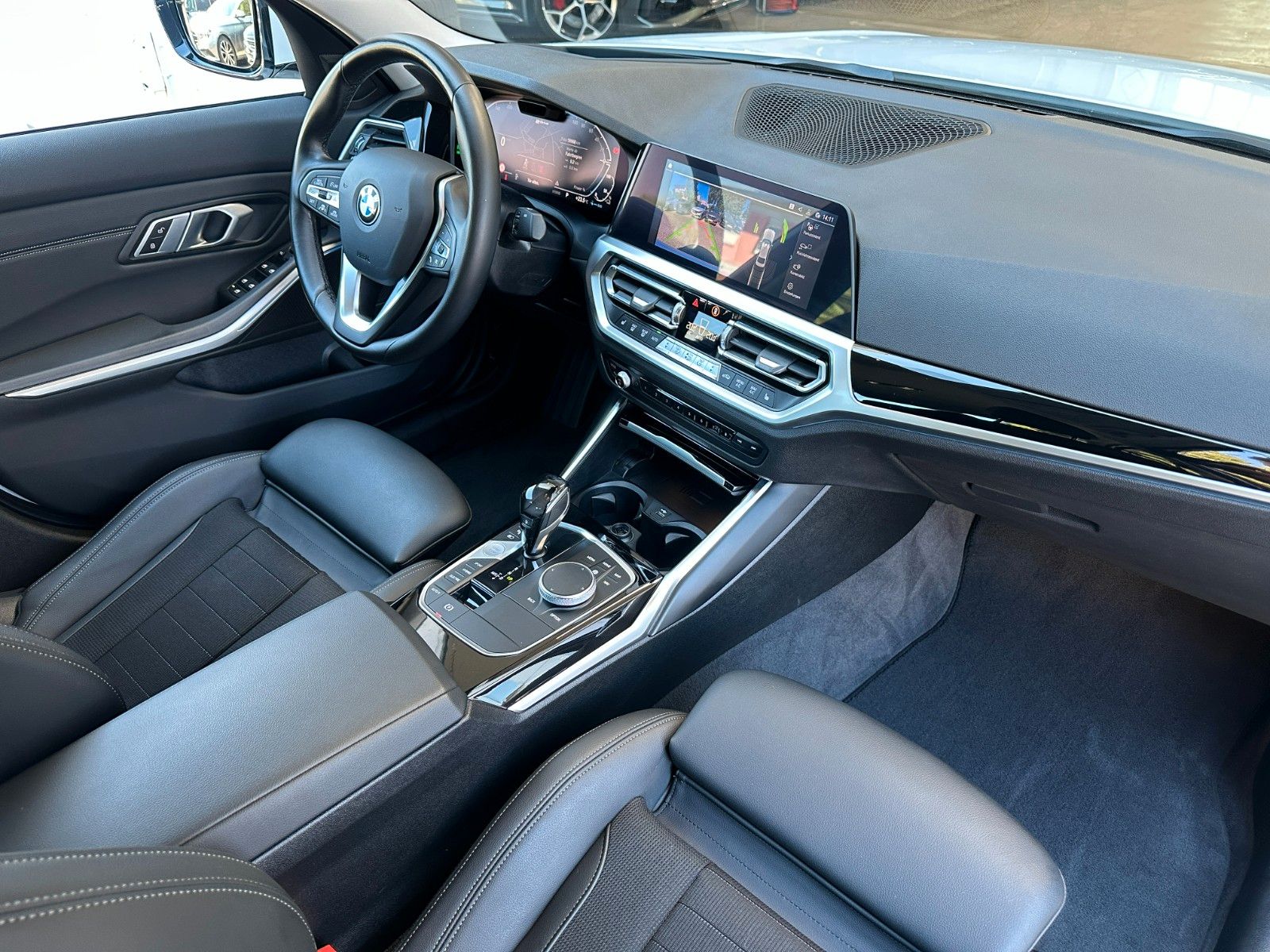 BMW 330e LC.PRO ACC LASER CARPLAY HUD HiFi KAMERA foto 10