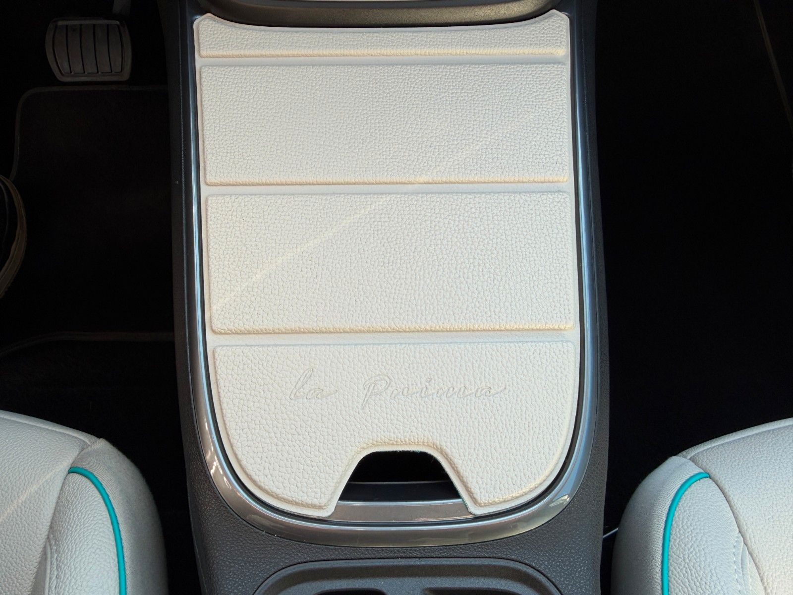 Fahrzeugabbildung Fiat 600 Hybrid La Prima R-Kamera+Massage+LED+8-Fach