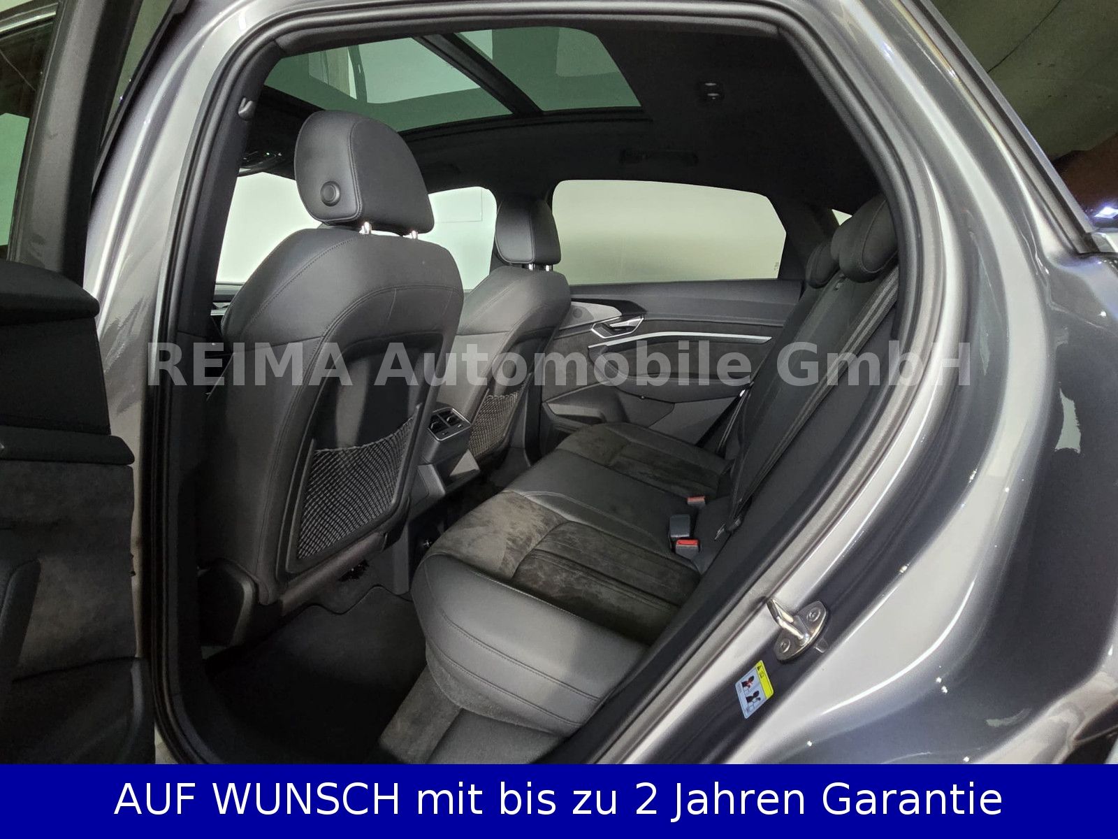Fahrzeugabbildung Audi e-tron Sportback 55 quattro, Matrix, ACC