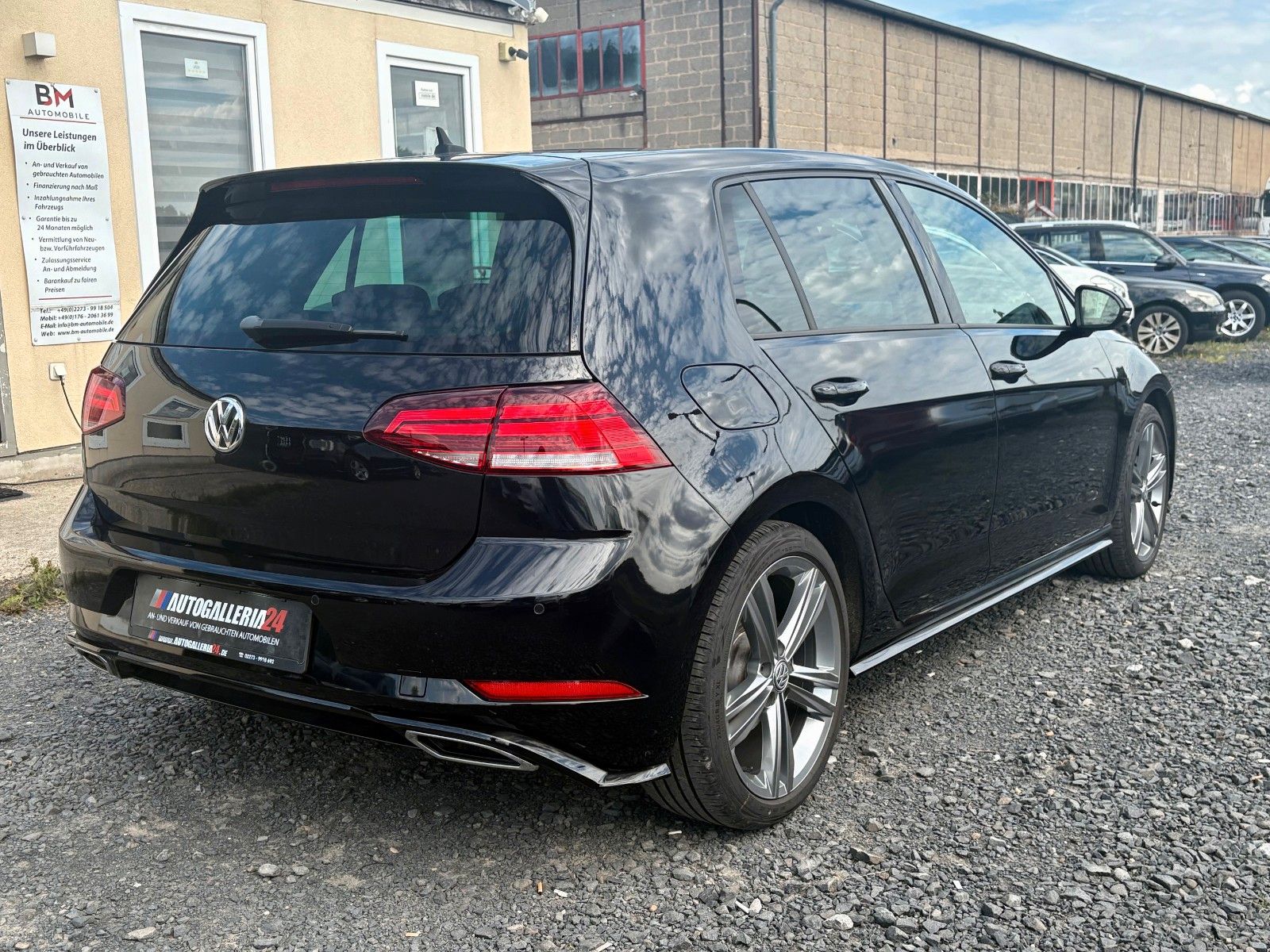 Fahrzeugabbildung Volkswagen Golf VII 1.5 TSI ACT DSG Sound Navi R-LINE ACC