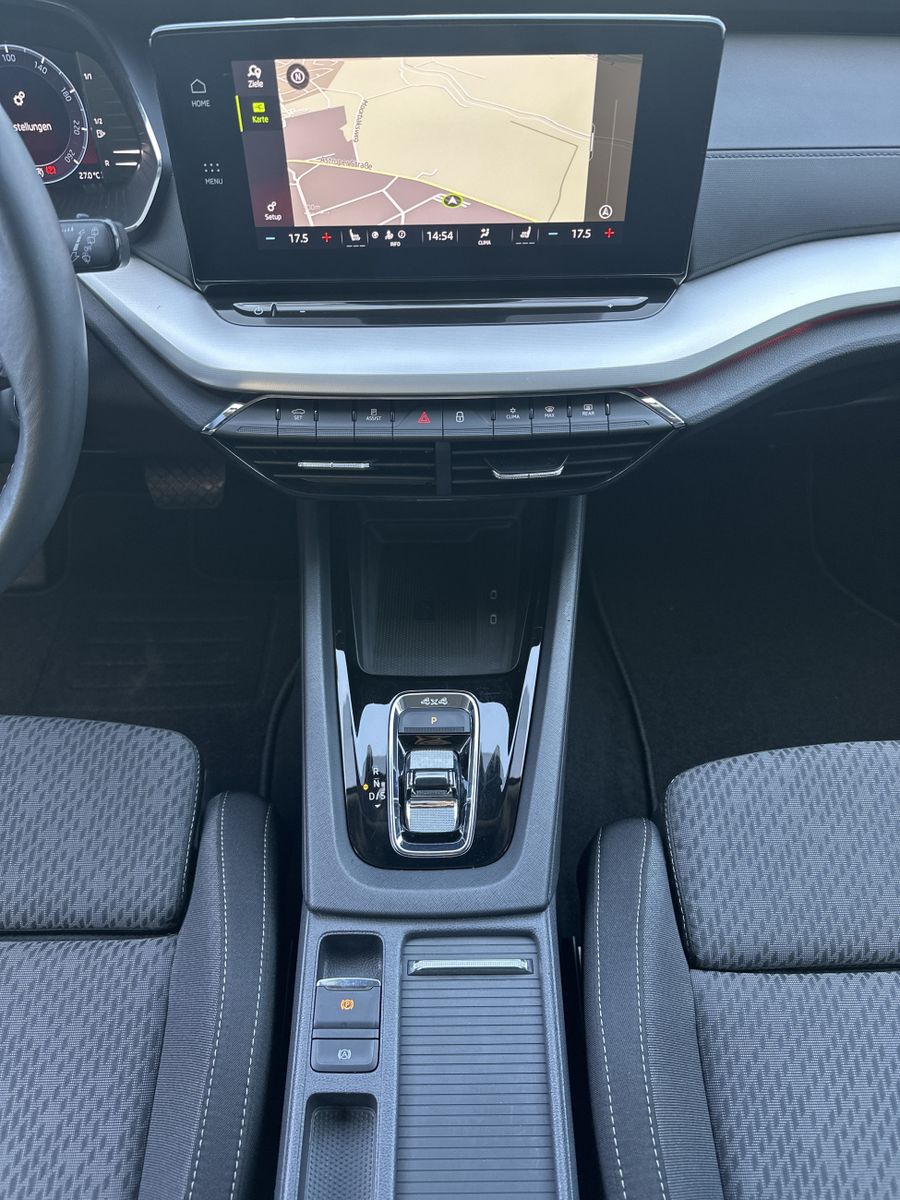 Fahrzeugabbildung SKODA Octavia Combi Clever 4x4 NAV+LED+ACC+HEAD-UP+VC