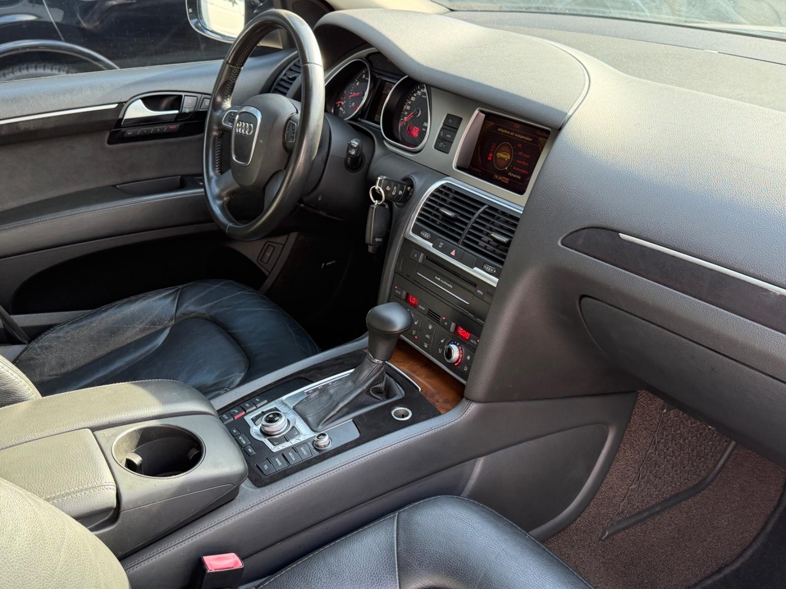Audi Q7 4.2 FSI V8 349 ch BVA quattro / Suspension pneumatique / Bose / Caméra de recul / Sièges ventilés