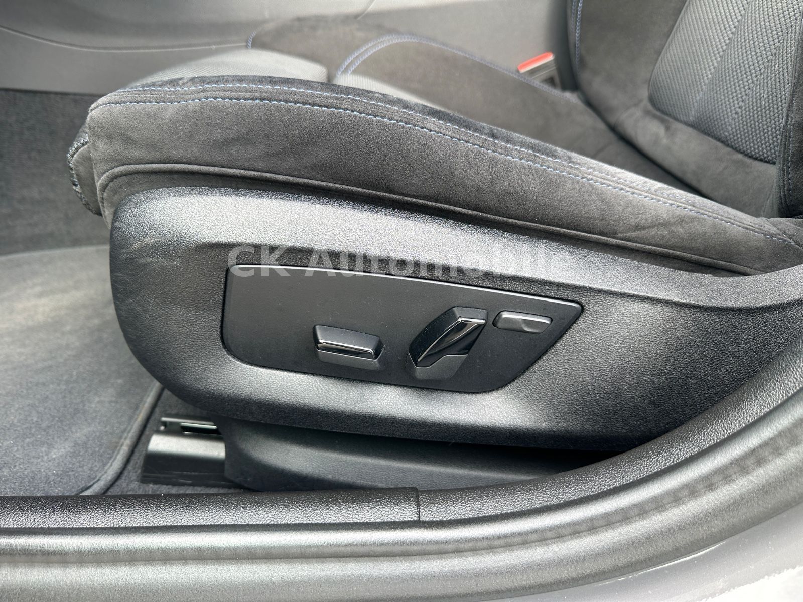 Fahrzeugabbildung BMW 520d xDrive M-Sport/Navi/Head-Up/LED/ACC/Kam.