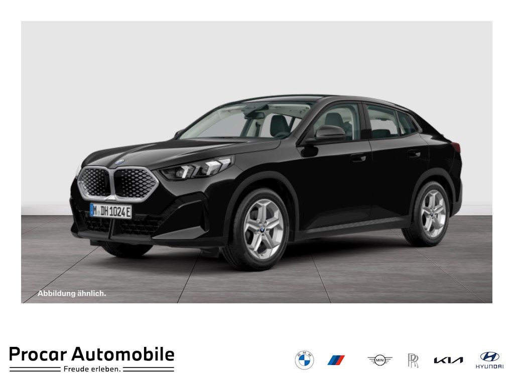 BMW iX2 eDrive20 PANO ACC RFK NAVI Standh. LED DAB