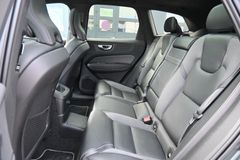Fahrzeugabbildung Volvo XC60 T8 Twin Engine AWD R-Design*STDHZG*360°*AHK