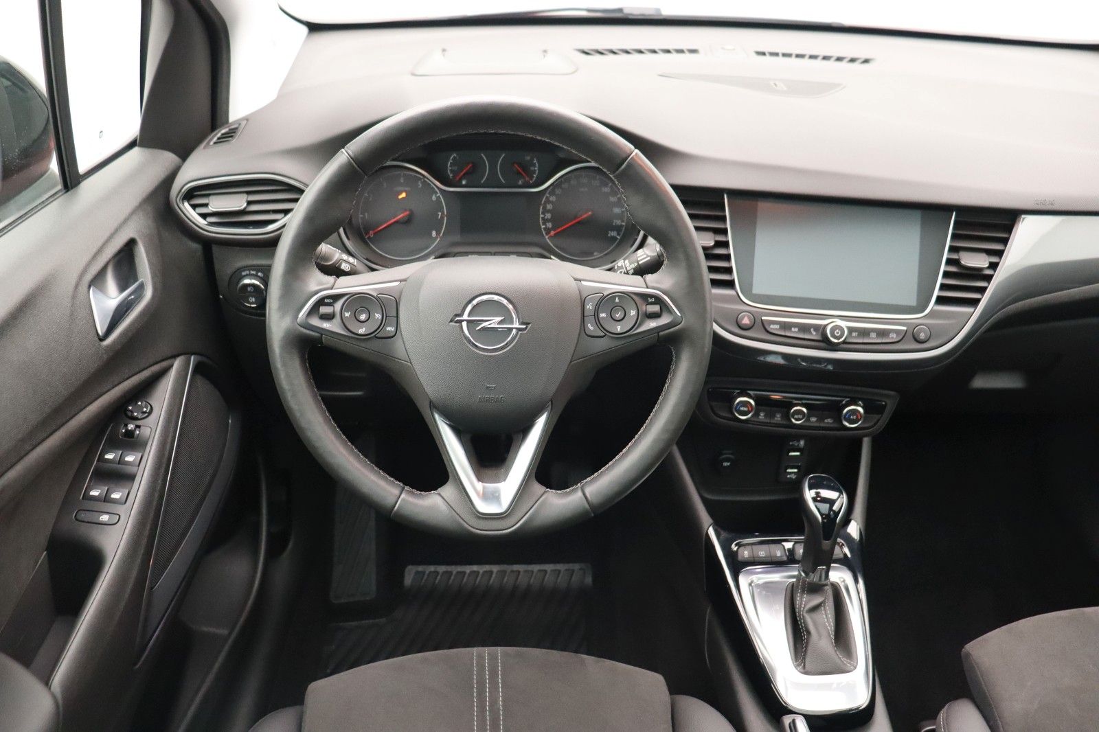 Fahrzeugabbildung Opel Crossland 1.2 Ultimate Paket NAVI HUD LED PANO