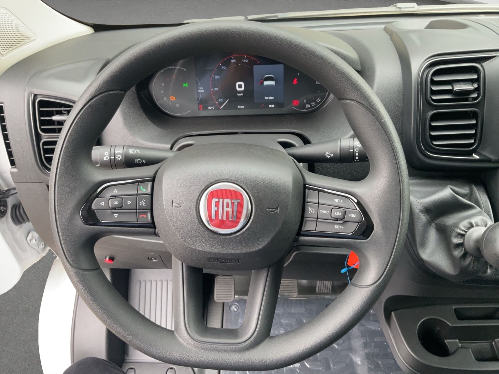 Fahrzeugabbildung Fiat Ducato L5 180 MJ Koffer mit LBW Navi Klima