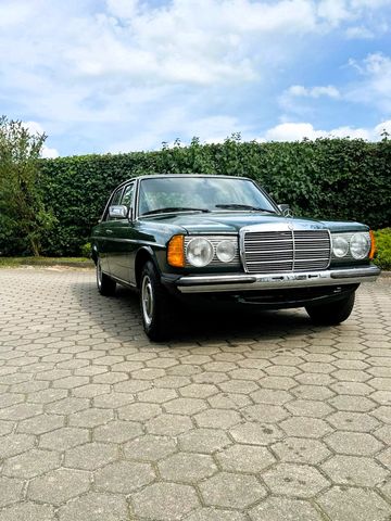 Mercedes-Benz 300D Oldtimer original km ,TÜV NEU H-KENNZEICHEN