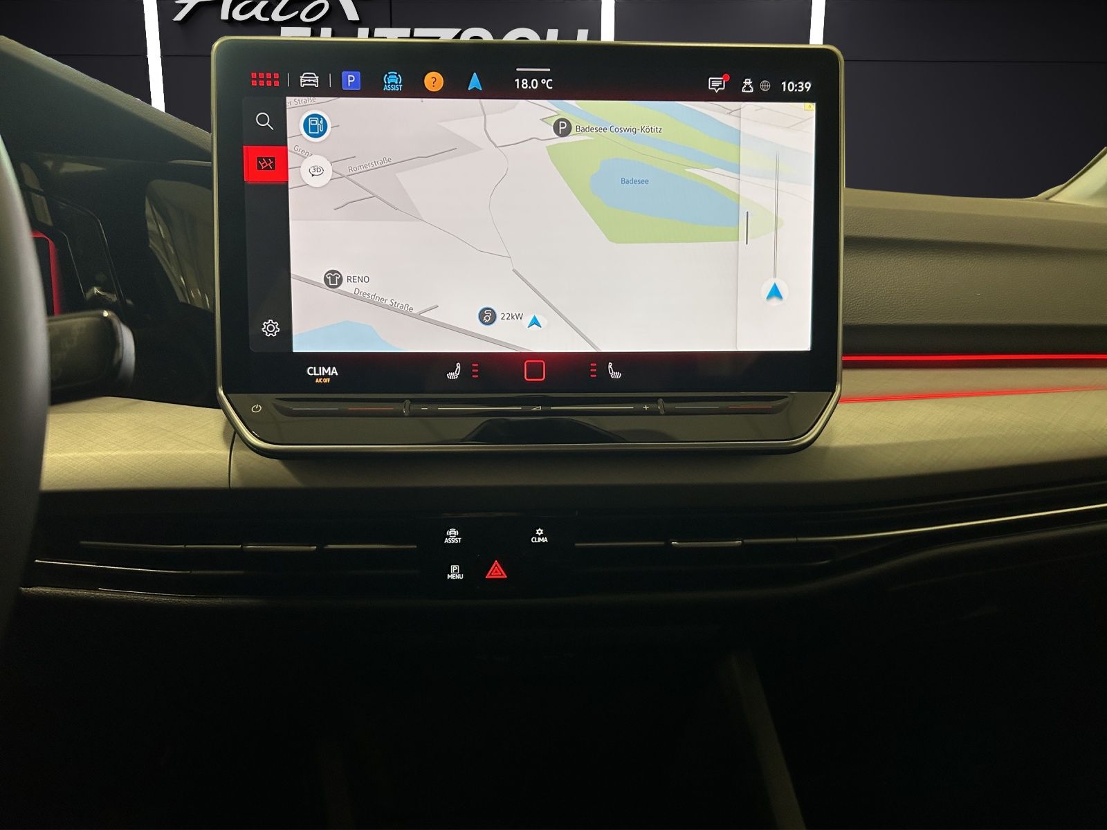 Fahrzeugabbildung Volkswagen Golf VIII Variant eTSI Life DSG LED Navi AID HUD