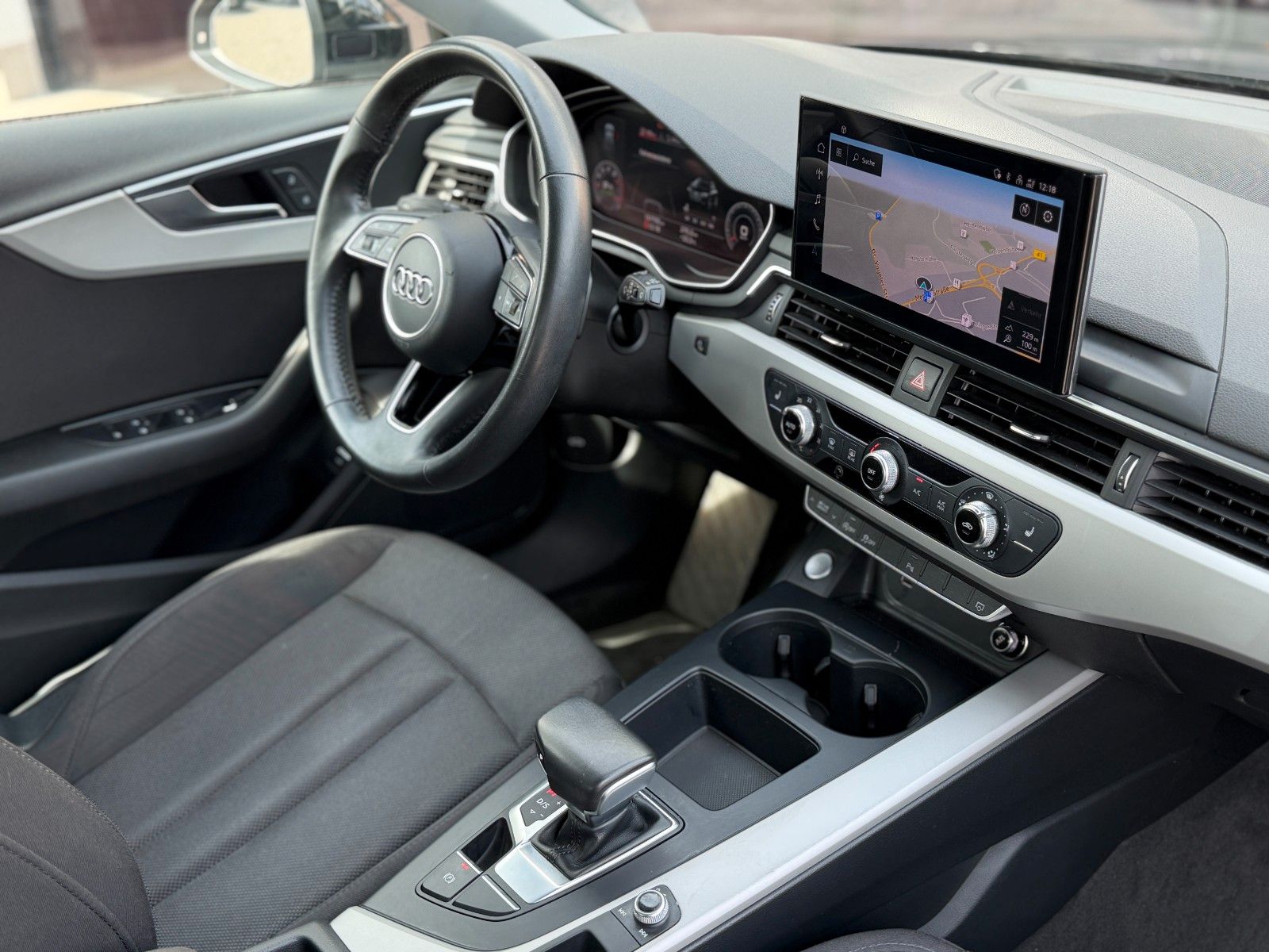 AUDI A4 A4 Avant 40 TFSI MMI Navigation Plus – Ansicht 23