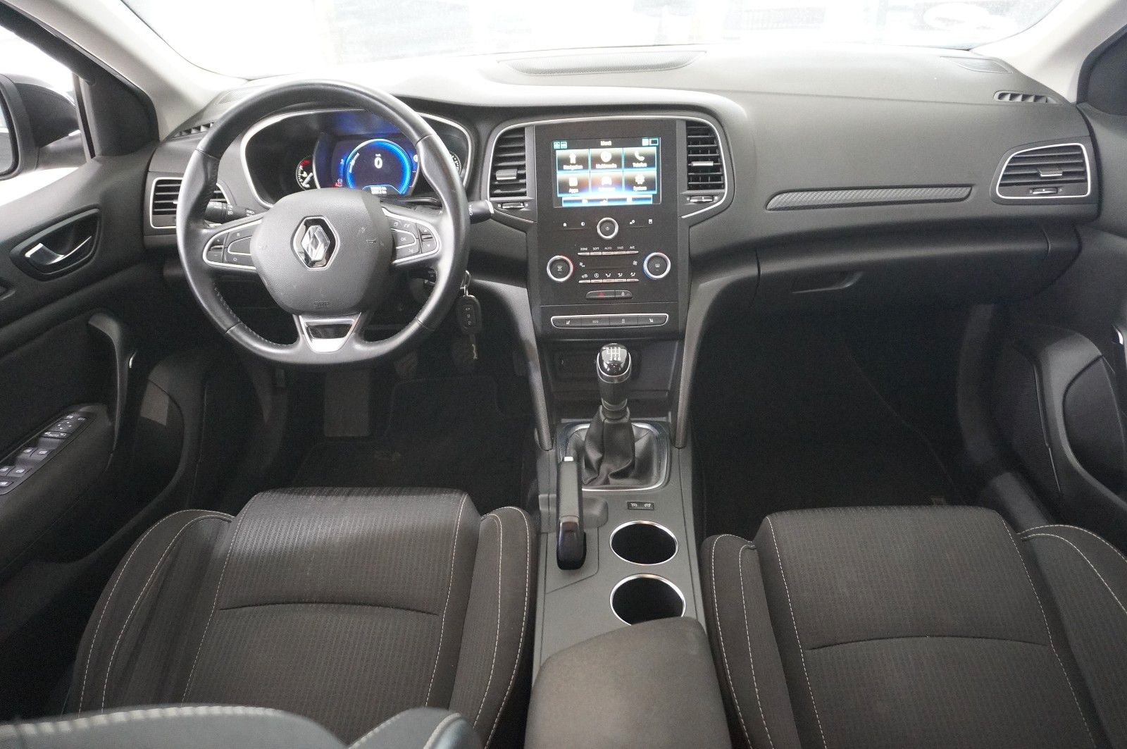 Fahrzeugabbildung Renault Megane IV 1.5D GT BUSINESS NAVI/LED/PDC/VIRT/AHK