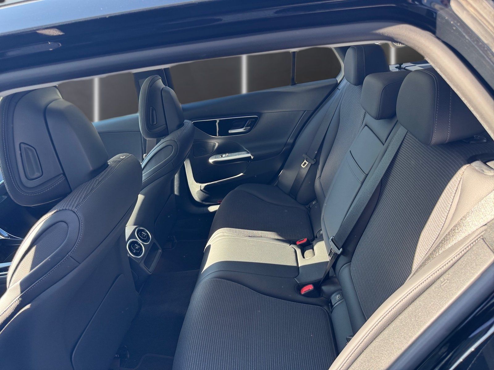 Fahrzeugabbildung Mercedes-Benz C 200 T Avantgarde*AHK*Pano*STDHZG*Kamera*ELD