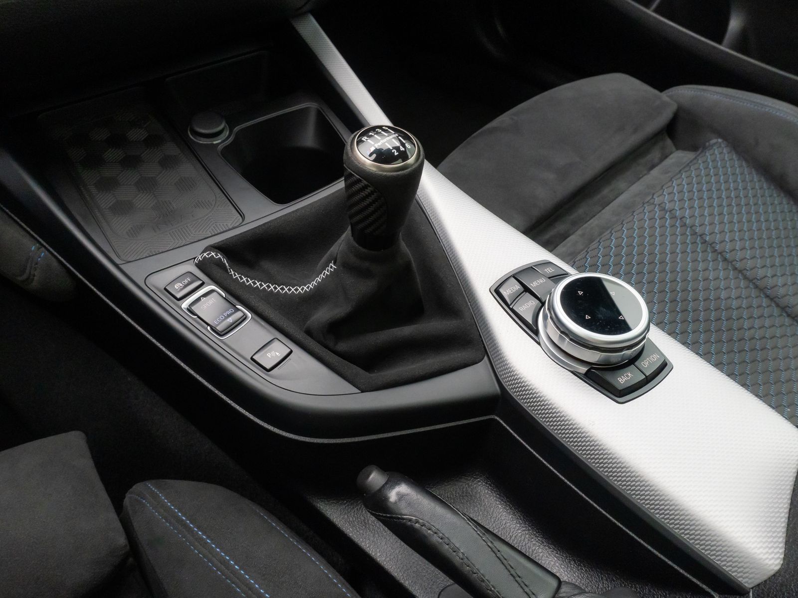 Fahrzeugabbildung BMW 118 d M Sport, Schiebedach,19 " Gewindefahrwerk