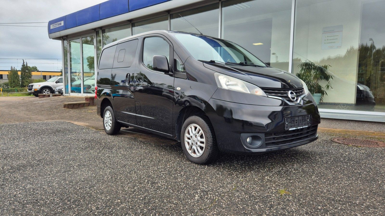 NISSAN NV200