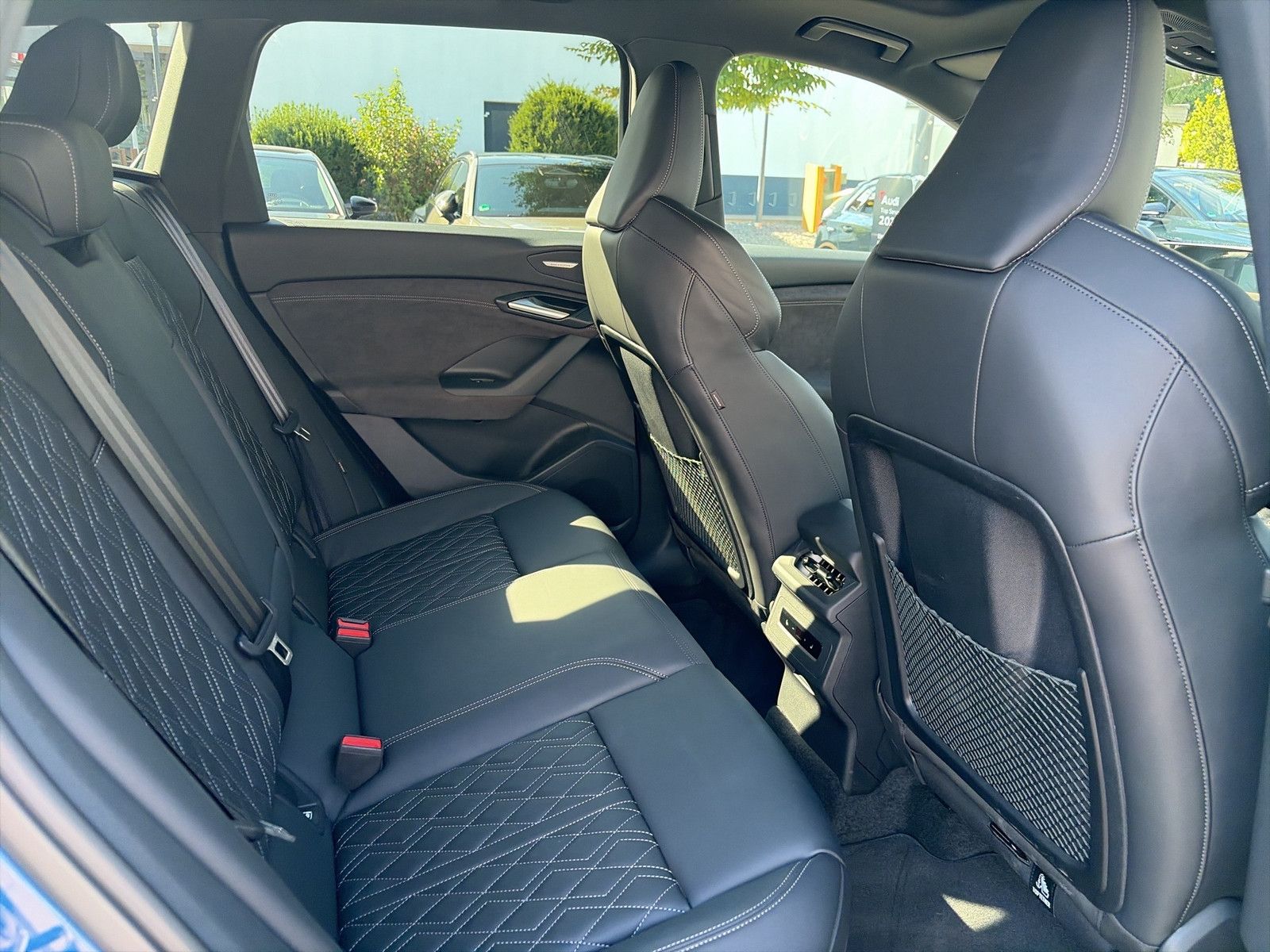 Audi SQ6 e-tron - Bild 15