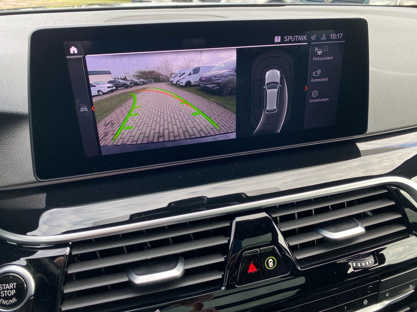 BMW 530i xDrive Touring M-Sport TEMP+PDC+HUD+PANO