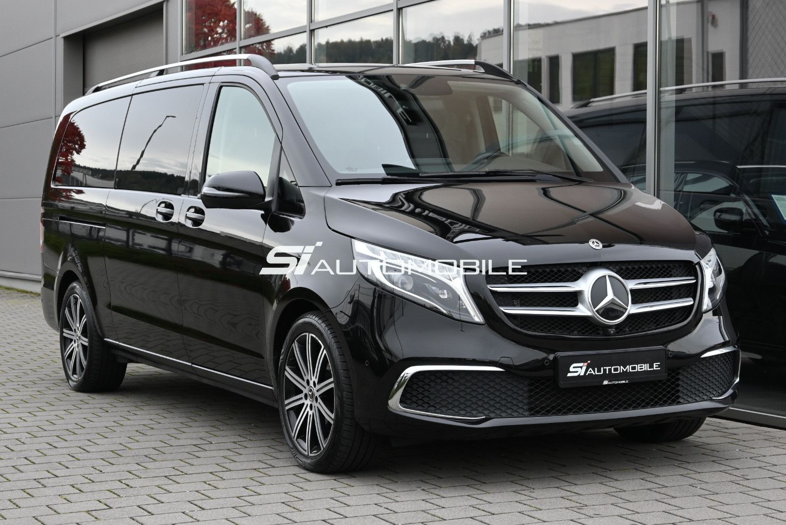 Fahrzeugabbildung Mercedes-Benz V 250 d Extralang 9G AV.SPORT-PAKET °ACC°AHK°19"