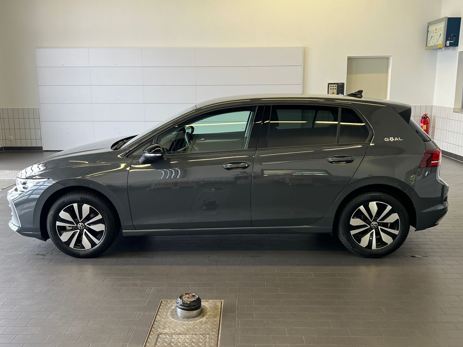 Fahrzeugabbildung Volkswagen Golf VIII GOAL 1.5 eTSI DSG *AHK,LED,ACC,Navi,Ka