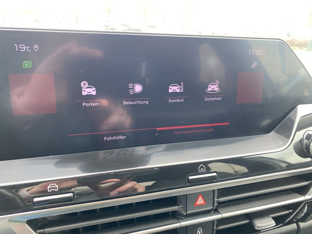 Fahrzeugabbildung Citroën C4 Benzin 155 Automatik Shine *Winterpak*Nav*LED