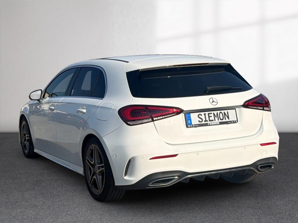 Mercedes-Benz A 250 DCT AMG Line AdaptLED Pano Nav SHZ PDC Kam