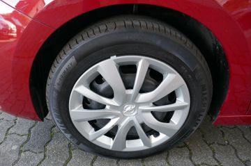 Bild 18 Opel Corsa F Edition; Sitz- u. Lenkradhzng., R-Kamera