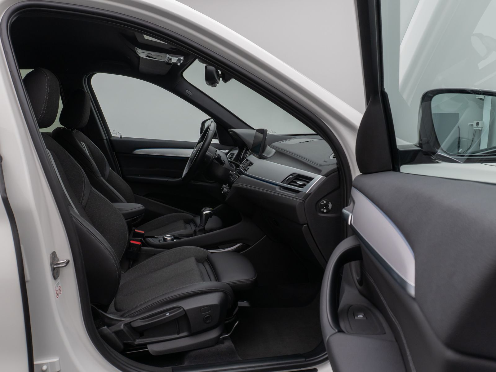 Fahrzeugabbildung BMW X1 xD25e M Sport Kamera HUD Stop&Go AHK Komfort