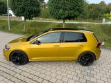 Volkswagen Golf 1.5 TSI ACT Sound Sound 8 fach bereift - : Gelb, mit Klimaanlage