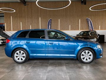 Audi A3 Sportback 1.6 Attraction *TEMPOMAT*SZHZ*KLIMA
