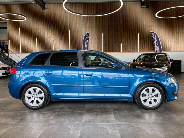 Audi A3 Sportback 1.6 Attraction *TEMPOMAT*SZHZ*KLIMA