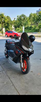 Aprilia SRV 850 - APRILIA ROLLER