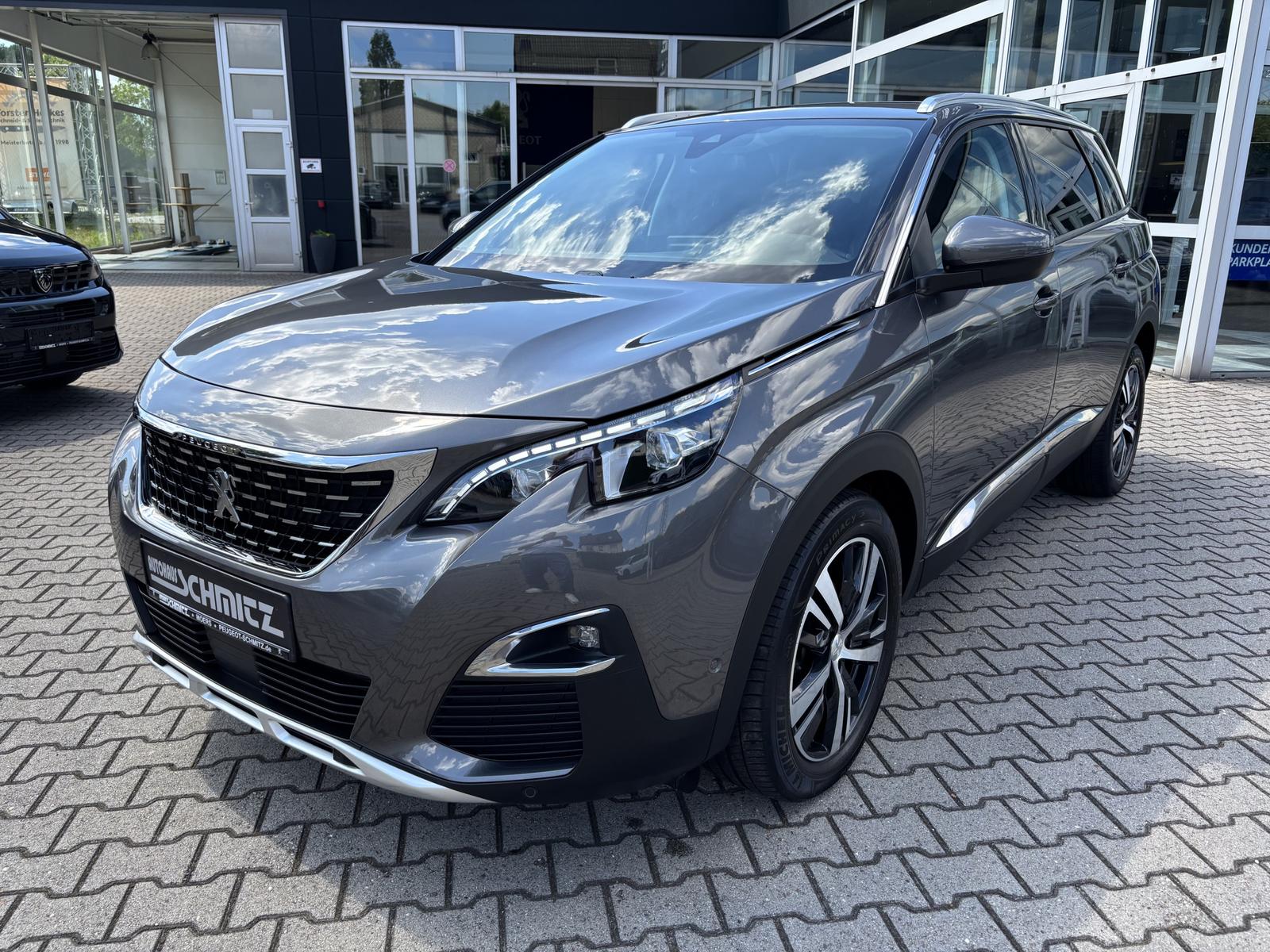 Peugeot 5008 Allure 1.2 PureTech 130, Navigation, Full-L