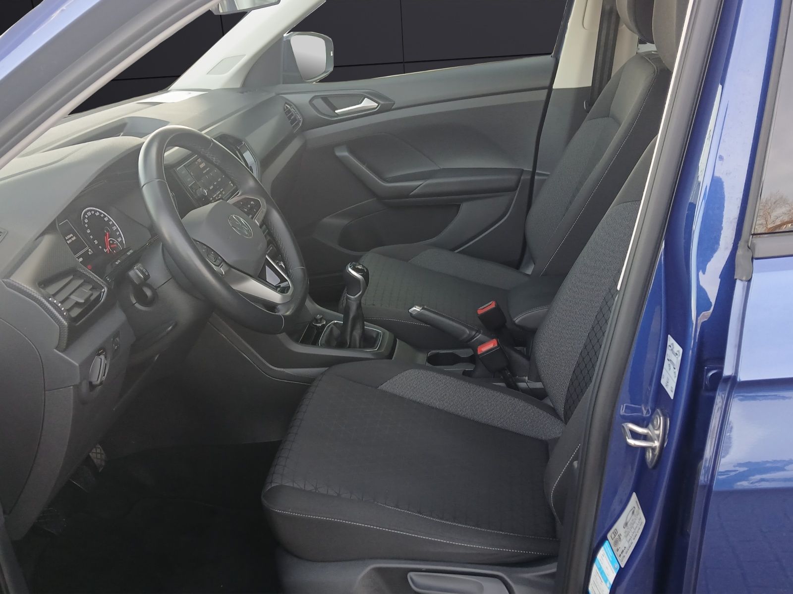 Fahrzeugabbildung Volkswagen T-Cross TSI Life Klima PDC LM