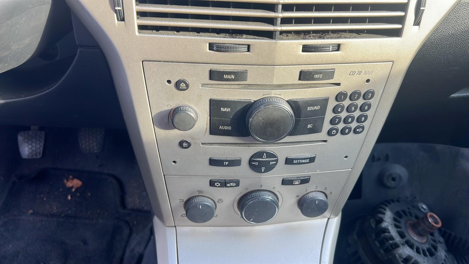 Opel Astra 2008 — photo 7