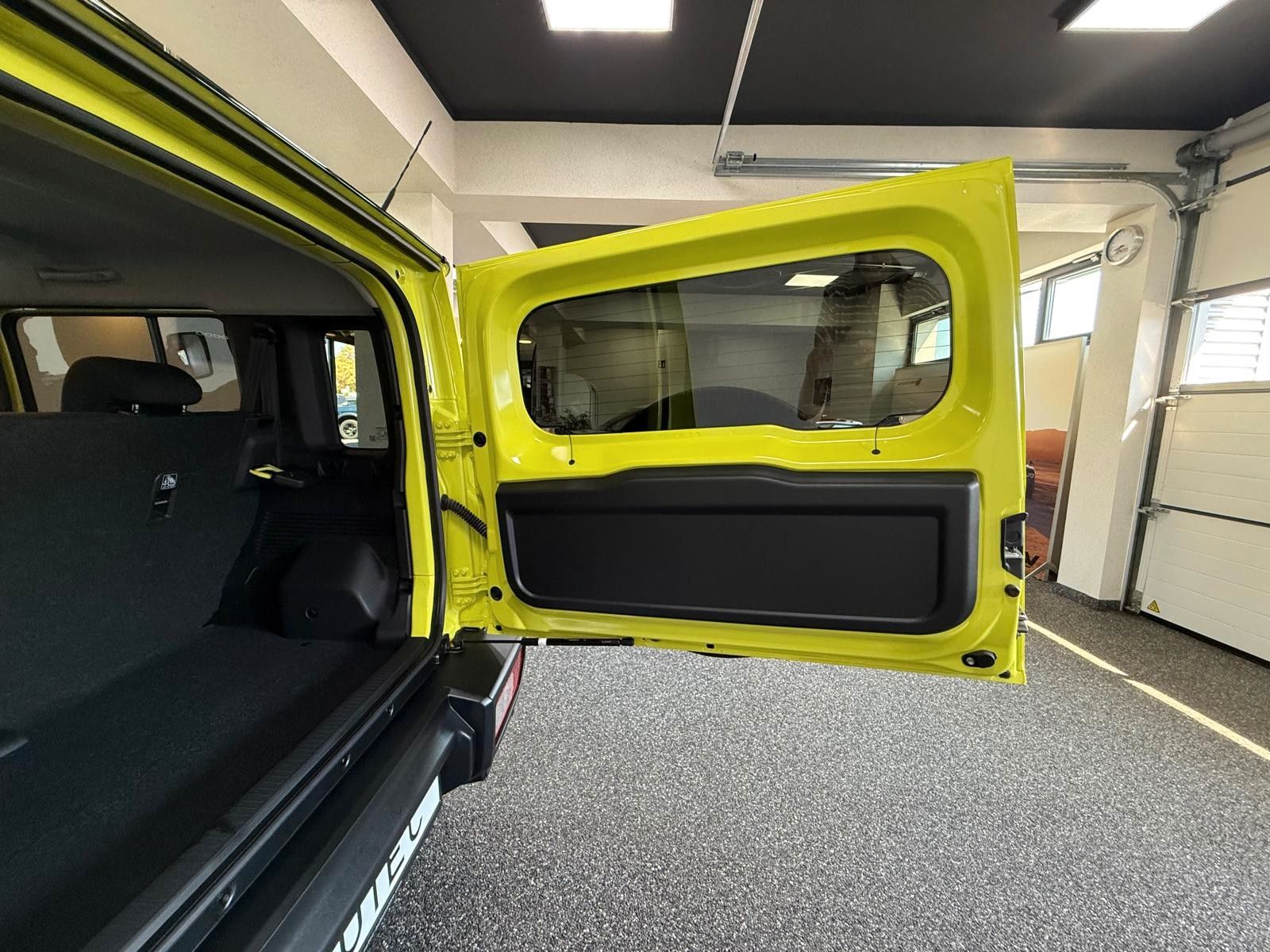 Fahrzeugabbildung Suzuki Jimmy GLX 4-TÜRER AUTOMATIK